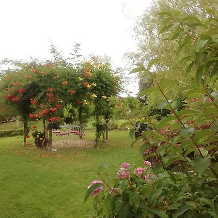 La Maison De Marie Beaumont-les-Autels Luaran gambar